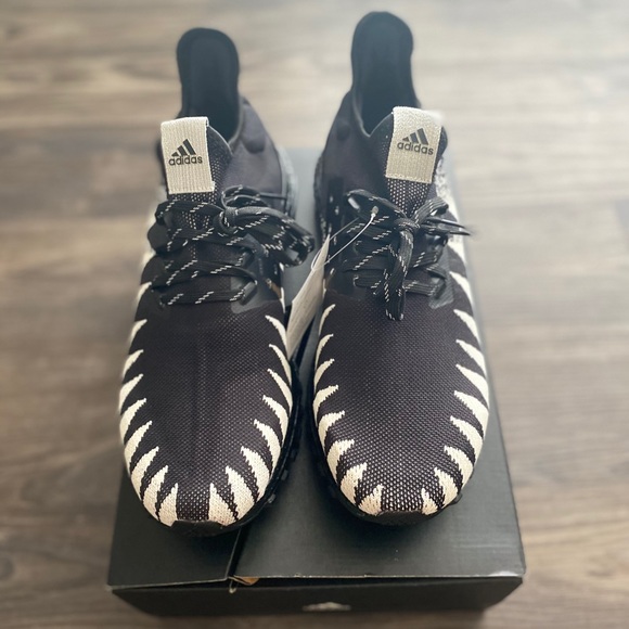 Ultra boost neighborhood